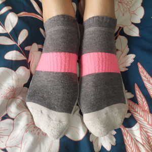 La paire de chaussettes